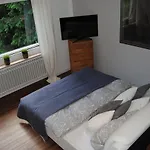 ヴィラ Exklusive Am Wald Mit Garten, Waldzugang Und Sauna ゾーリンゲン