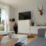 Exklusive Am Wald Mit Garten, Waldzugang Und Sauna ゾーリンゲン